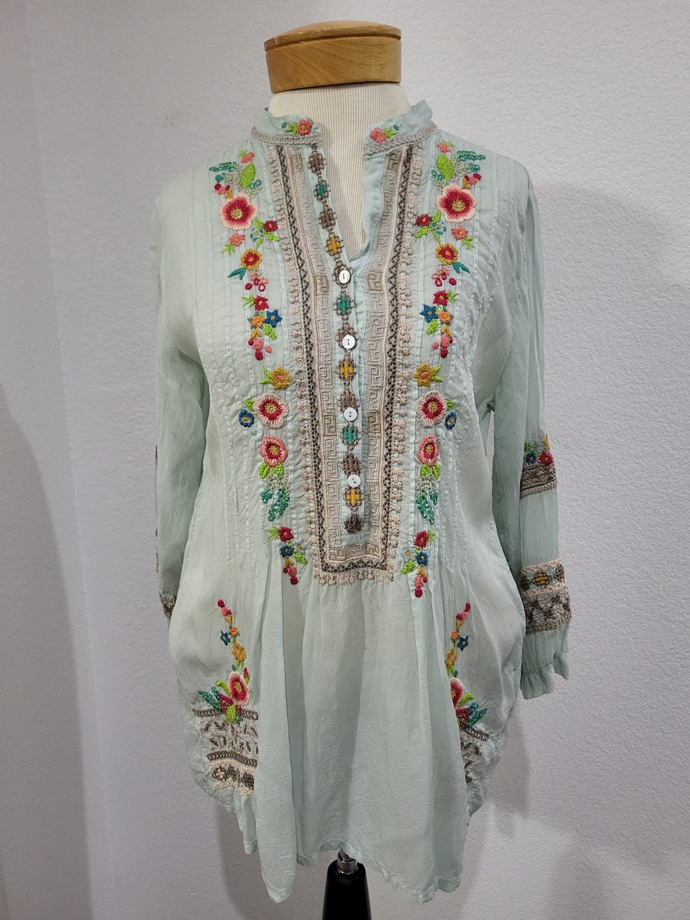 Johnny Was Light Mint Floral Embroidered Tunic Blouse